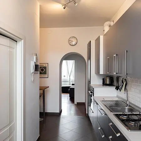Apartament Elegante Bilocale A 15 Min Dal Duomo