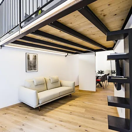 Loft La Sedia Rossa - Centro Storico * Milán