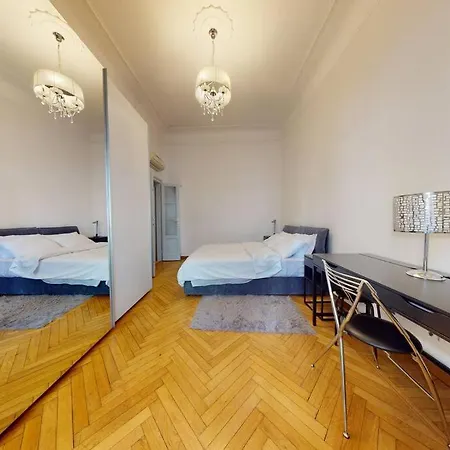 Apartment Hayez *