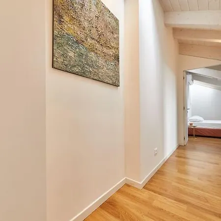 The Attic 18 * Milán