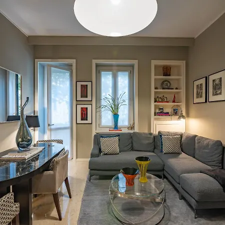 Elegante Stanza Nel Cuore Di Porta Venezia A Maison d'hôtes Milan