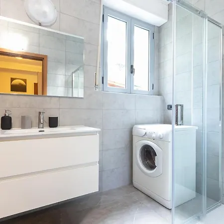 Apartment 20mins From Duomo - Renovated Apt Near City Center *