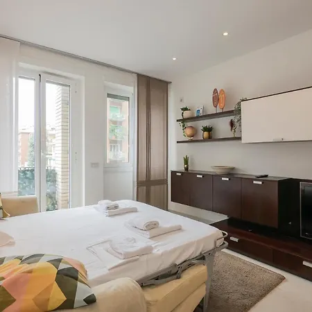 Ihost - Tito Livio 20 * Milánó