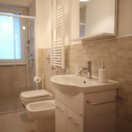 Large New Stylish Studio Apt - Metro Fast Wifi A/c * Milan