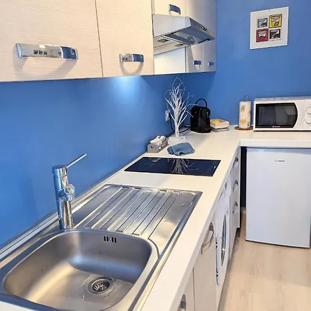 Large New Stylish Studio Apt - Metro Fast Wifi A/c *