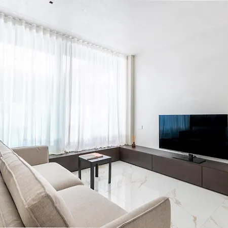 Nj Hotels&apartments San Pietro All'orto 6