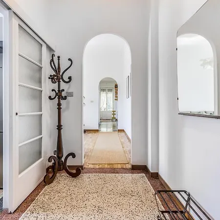 Ponte Seveso - Terrazza Su アパート