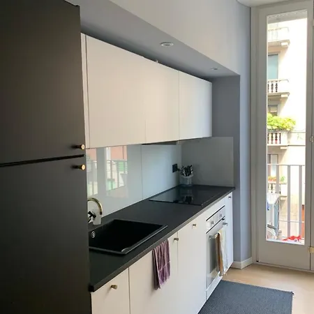 Bilocale Viale Coni Zugna 29 ミラノ