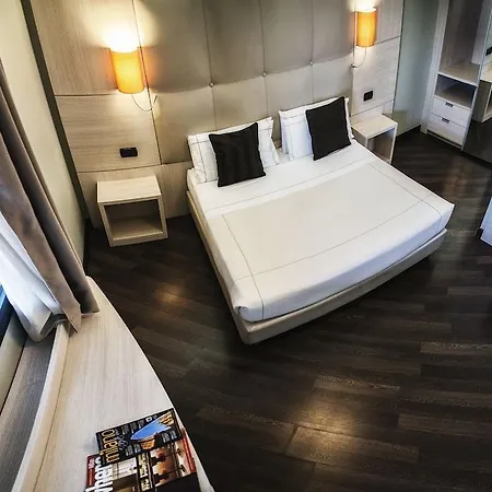 Acca Palace Aa 4* Milan