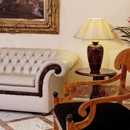 卡皮托尔米兰酒店 酒店