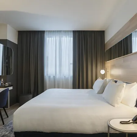 Hotel Voco Milan-fiere By Ihg 4*