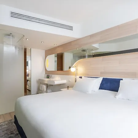 Hotel Voco Milan-fiere, An Ihg 4*