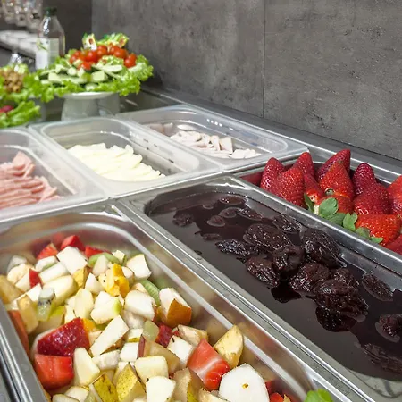 ميلانو بالمانوفا فندق ميلان