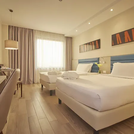 Ih Lorenteggio Hotel 4*