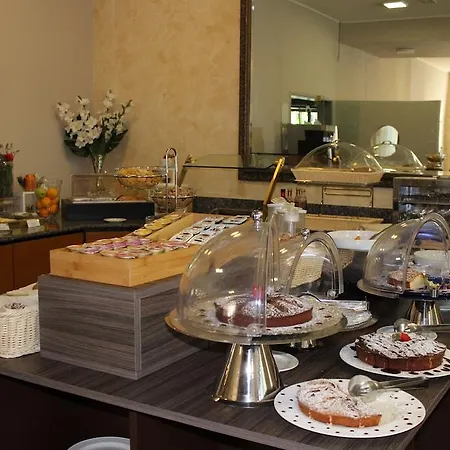 Ih Lorenteggio Hotel