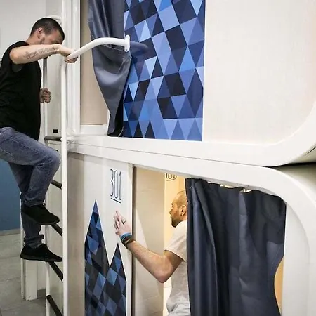 Hostal Ostelzzz Milano Milán