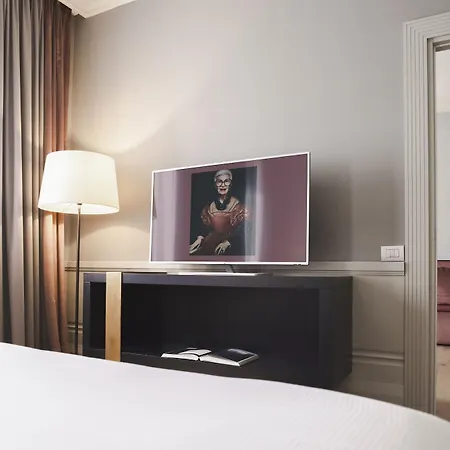 Palazzo Cornalia Milan