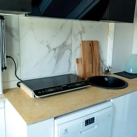 Appartamento Singola Con Ac, Tv, Wi-fi E Cucina *