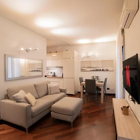 Brera Stylish Apartment, *