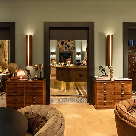Radisson Collection Hotel, Palazzo Touring Club 5* Milánó