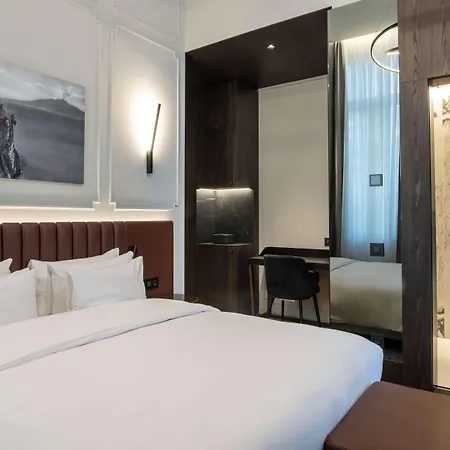 Radisson Collection Hotel, Palazzo Touring Club