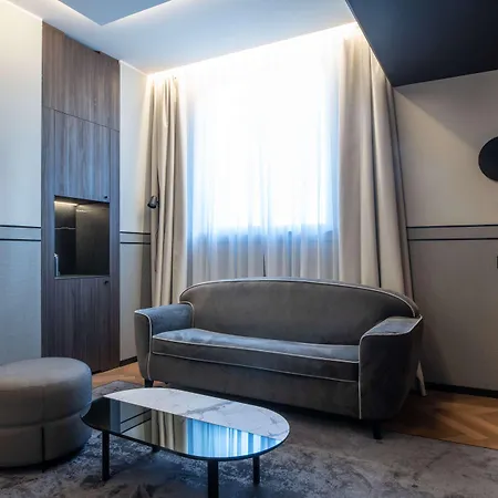 Radisson Collection Hotel, Palazzo Touring Club Szálloda