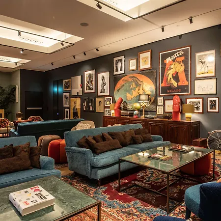 Szálloda Radisson Collection Hotel, Palazzo Touring Club