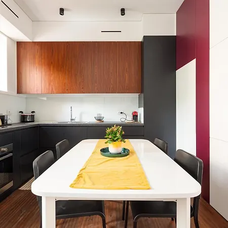 Guesthost - Modern & Comfortable Flat - Near Station * Milán