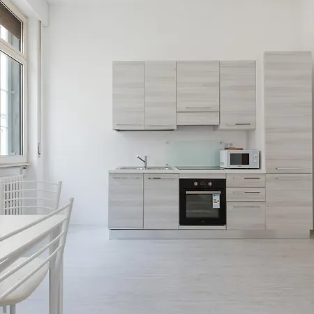 Guesthost - Cosy 25 Sqm Niguarda District