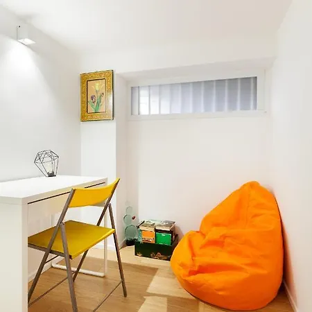 Fashion And Modern Fashion Area