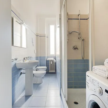 Guesthost - Ca' Granda M5 Bright *