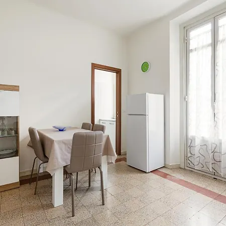 Guesthost - Ca' Granda M5 Bright