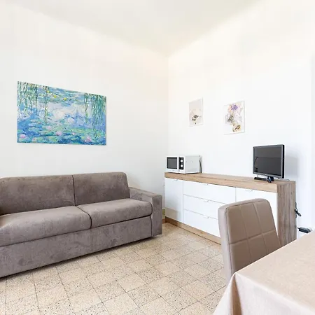Guesthost - Ca' Granda M5 Bright Apartament