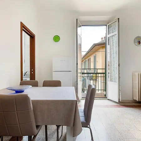 Guesthost - Ca' Granda M5 Bright *