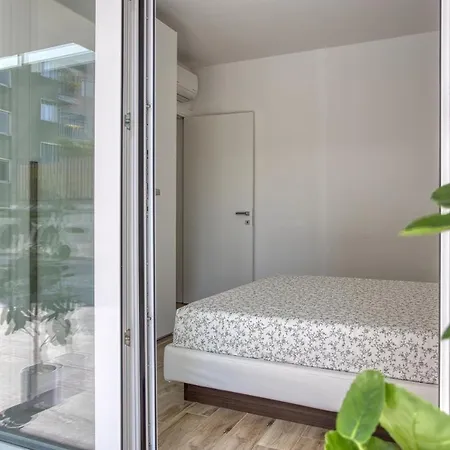 Just Urban - Moderno Bilocale Con Terrazza Di 90mq - M4 Tolstoj Apartman *