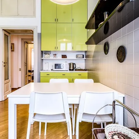 Huge Center Guastalla Gardens 8pax Apartment *