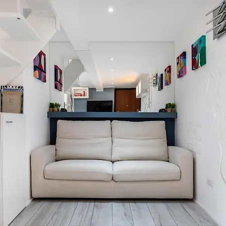 Duomo In 8 Stops Deluxe Loft アパート ミラノ