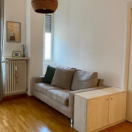 Da Vinci - With Balcony In Design District - Tortona Area Appartement Milan