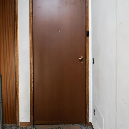 Smart Near Metro Apartamento