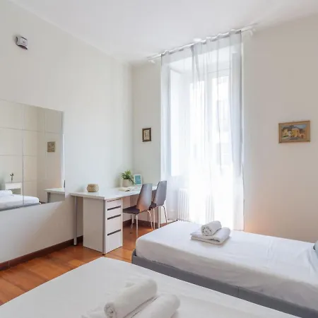The Rent - Spacious Two-bedroom In Porta Romana Lägenhet *