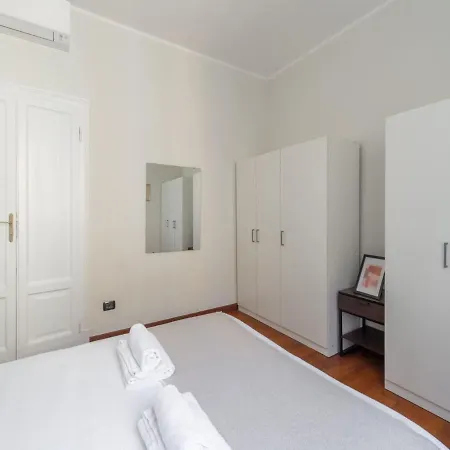 The Rent - Spacious Two-bedroom In Porta Romana * Milano