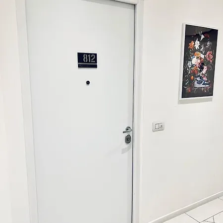 812 Milano