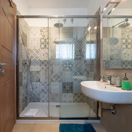 Ihost Luxury - Savona 112 *