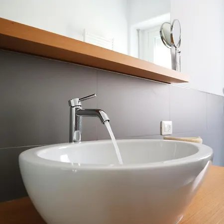 Casa Nana Modern House アパート ミラノ