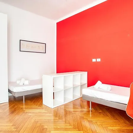 Mauri Galleria Vibrant Apt Near The Duomo Hotel *