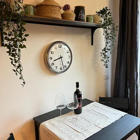 Stylish 3 Km Away From Duomo - Netflix, Wi-fi, All Comforts Included Apartment *