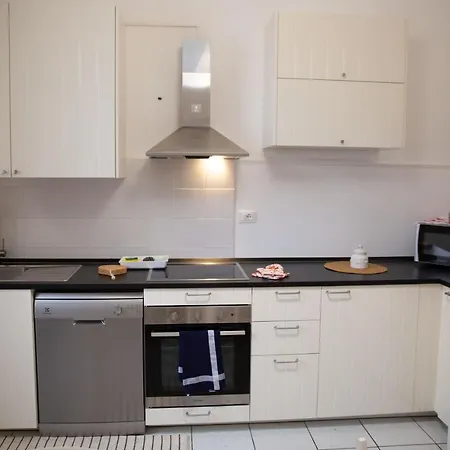 Apartman The Reef- Beautiful Renovated 2-bedroom *