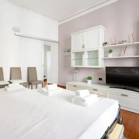 Roomy X5 - 850 M Far From Famagosta Mm2 公寓 米兰