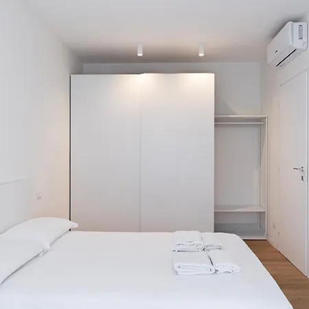 Moderno Bilocale In Corso Buenos Aires