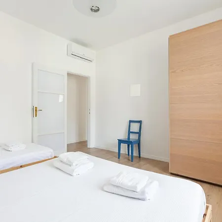 Udine M2 Subway Balcony Apt